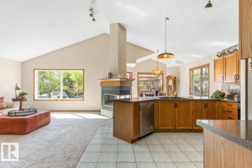 11735 10 Avenue Nw, Edmonton, AB - Indoor