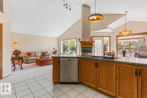 11735 10 Avenue Nw, Edmonton, AB - Indoor Photo Showing Kitchen With Double Sink