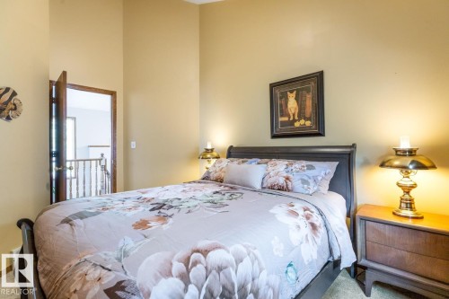 11735 10 Avenue Nw, Edmonton, AB - Indoor Photo Showing Bedroom