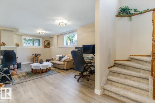 11735 10 Avenue Nw, Edmonton, AB - Indoor