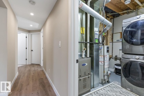 11735 10 Avenue Nw, Edmonton, AB - Indoor Photo Showing Laundry Room