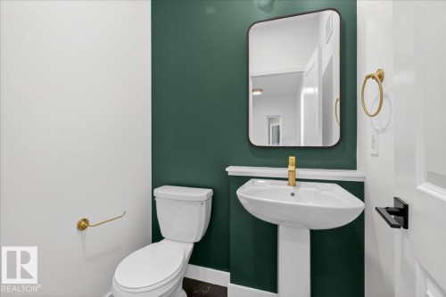 2134 Crossbill Lane, Edmonton, AB - Indoor Photo Showing Bathroom
