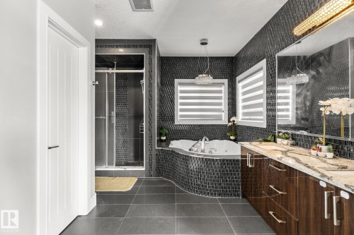 1507 Adamson View Sw, Edmonton, AB - Indoor Photo Showing Bathroom