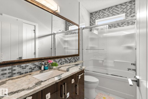 1507 Adamson View Sw, Edmonton, AB - Indoor Photo Showing Bathroom