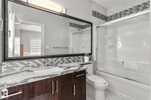 1507 Adamson View Sw, Edmonton, AB - Indoor Photo Showing Bathroom