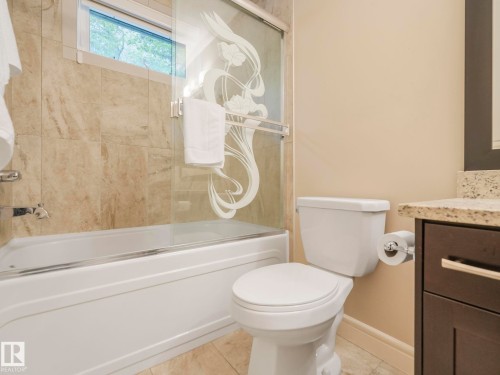 2 10319 120 Street, Edmonton, AB - Indoor Photo Showing Bathroom