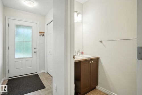 1524 Graydon Hill, Edmonton, AB - Indoor Photo Showing Other Room
