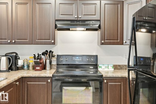 1524 Graydon Hill, Edmonton, AB - Indoor Photo Showing Kitchen