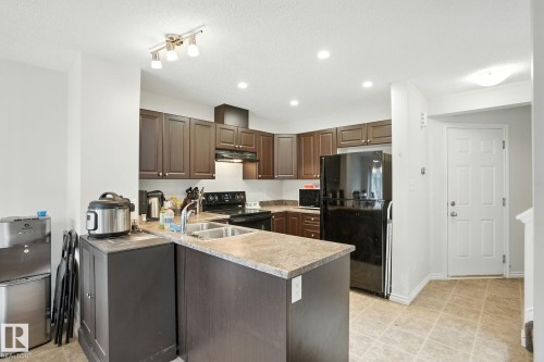 1524 Graydon Hill, Edmonton, AB - Indoor Photo Showing Kitchen With Double Sink