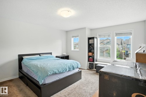 1524 Graydon Hill, Edmonton, AB - Indoor Photo Showing Bedroom