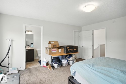 1524 Graydon Hill, Edmonton, AB - Indoor Photo Showing Bedroom