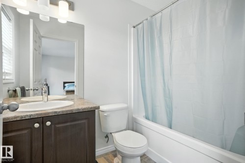 1524 Graydon Hill, Edmonton, AB - Indoor Photo Showing Bathroom