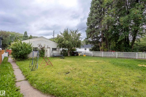 10880 73 Street, Edmonton, AB - Outdoor