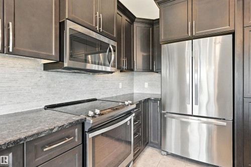 14 3090 Cameron Heights Way, Edmonton, AB - Indoor Photo Showing Kitchen With Upgraded Kitchen