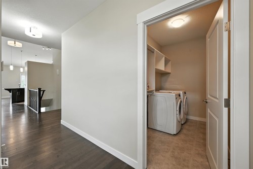 14 3090 Cameron Heights Way, Edmonton, AB - Indoor Photo Showing Laundry Room