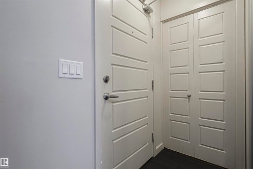 230 6076 Schonsee Way Nw, Edmonton, AB - Indoor Photo Showing Other Room