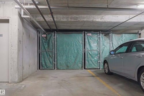 230 6076 Schonsee Way Nw, Edmonton, AB - Indoor Photo Showing Garage