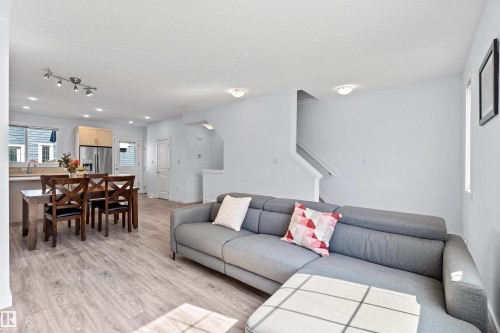 753 Allard Boulevard, Edmonton, AB - Indoor Photo Showing Living Room