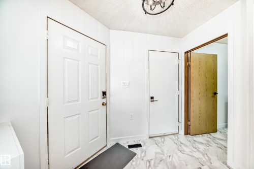 15571 59A Street, Edmonton, AB - Indoor Photo Showing Other Room