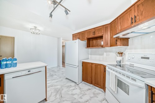 15571 59A Street, Edmonton, AB - Indoor Photo Showing Kitchen