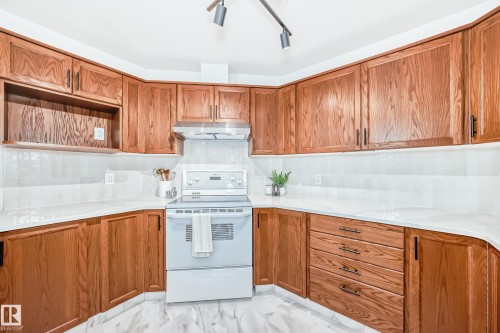 15571 59A Street, Edmonton, AB - Indoor Photo Showing Kitchen