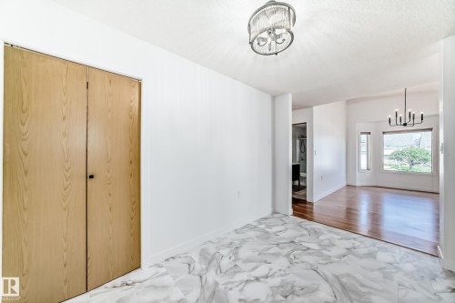 15571 59A Street, Edmonton, AB - Indoor