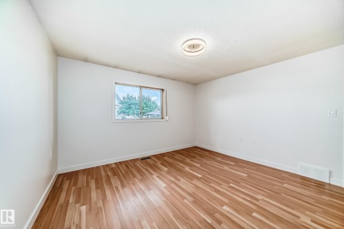 15571 59A Street, Edmonton, AB - Indoor Photo Showing Other Room