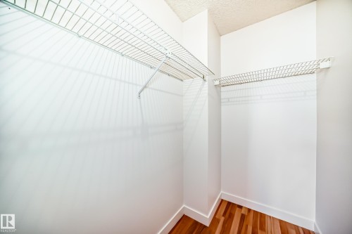 15571 59A Street, Edmonton, AB - Indoor