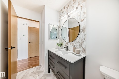 15571 59A Street, Edmonton, AB - Indoor Photo Showing Bathroom