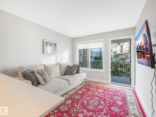 86 17832 78 Street, Edmonton, AB - Indoor Photo Showing Living Room
