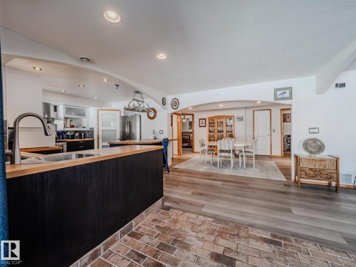 7824 165 Avenue, Edmonton, AB - Indoor Photo Showing Kitchen With Double Sink