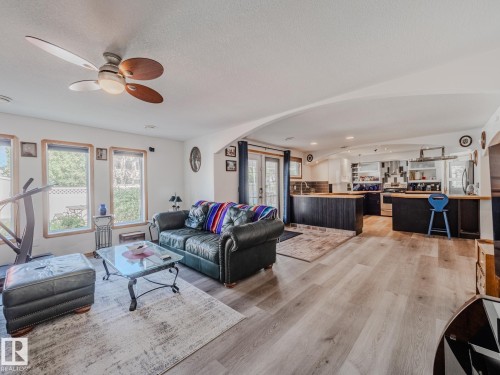 7824 165 Avenue, Edmonton, AB - Indoor Photo Showing Living Room