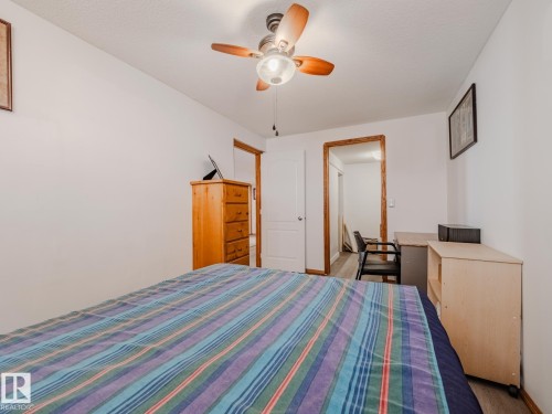 7824 165 Avenue, Edmonton, AB - Indoor Photo Showing Bedroom