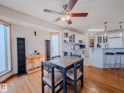 7824 165 Avenue, Edmonton, AB - Indoor Photo Showing Dining Room