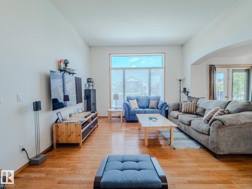 7824 165 Avenue, Edmonton, AB - Indoor Photo Showing Living Room