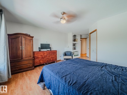 7824 165 Avenue, Edmonton, AB - Indoor Photo Showing Bedroom