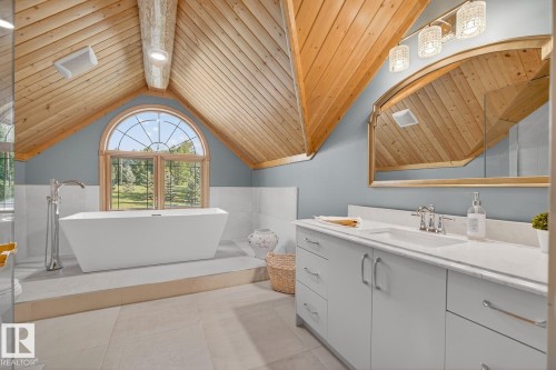 16 52111 Rge Road 25, Rural Parkland County, AB - Indoor Photo Showing Bathroom