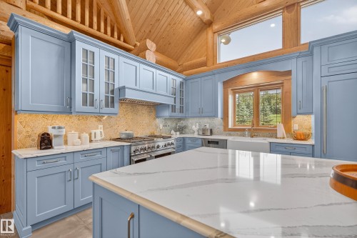 16 52111 Rge Road 25, Rural Parkland County, AB - Indoor Photo Showing Kitchen With Upgraded Kitchen