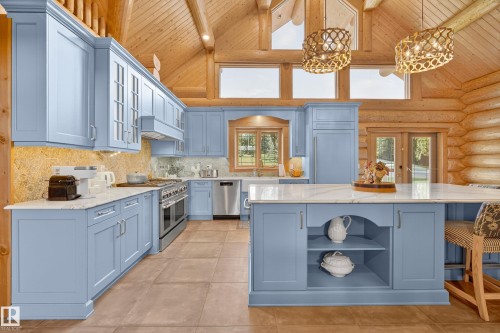 16 52111 Rge Road 25, Rural Parkland County, AB - Indoor Photo Showing Kitchen With Upgraded Kitchen