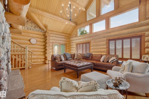16 52111 Rge Road 25, Rural Parkland County, AB - Indoor Photo Showing Living Room