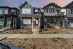 3628 213 Street NW  Edmonton, AB T6M 3C1
