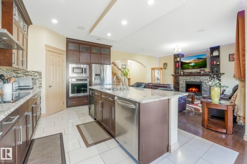 1238 Secord Landing Landing, Edmonton, AB - Indoor Photo Showing Kitchen With Upgraded Kitchen