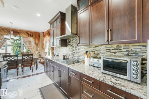 1238 Secord Landing Landing, Edmonton, AB - Indoor Photo Showing Kitchen With Upgraded Kitchen
