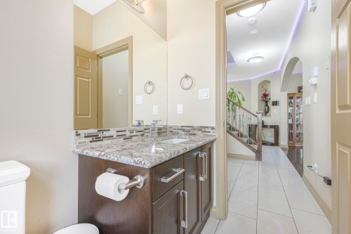 1238 Secord Landing Landing, Edmonton, AB - Indoor Photo Showing Bathroom