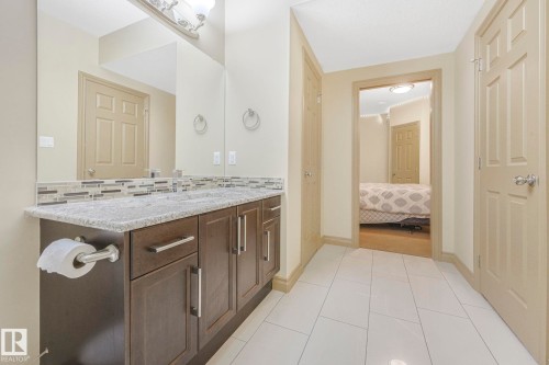 1238 Secord Landing Landing, Edmonton, AB - Indoor Photo Showing Bathroom