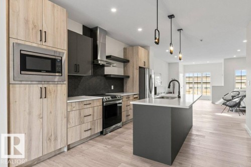 9826 158 Street, Edmonton, AB - Indoor Photo Showing Kitchen With Upgraded Kitchen