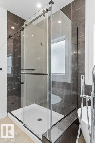 9826 158 Street, Edmonton, AB - Indoor Photo Showing Bathroom