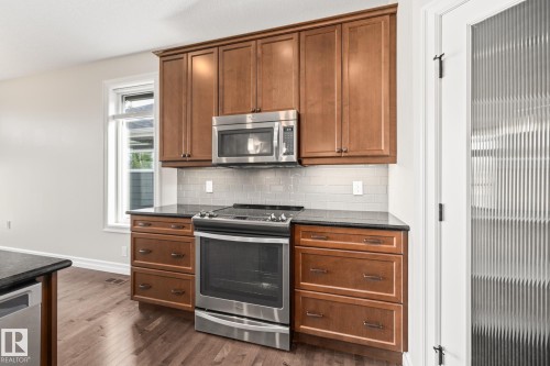 63 18343 Lessard Road, Edmonton, AB - Indoor Photo Showing Kitchen