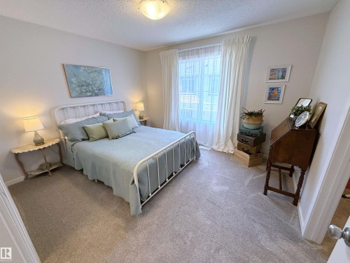 95 50 Mclaughlin Drive, Spruce Grove, AB - Indoor Photo Showing Bedroom