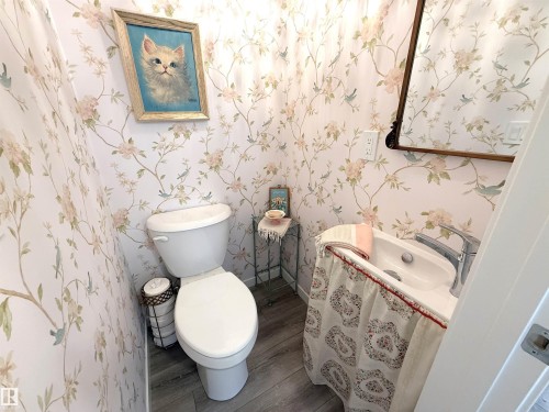 95 50 Mclaughlin Drive, Spruce Grove, AB - Indoor Photo Showing Bathroom